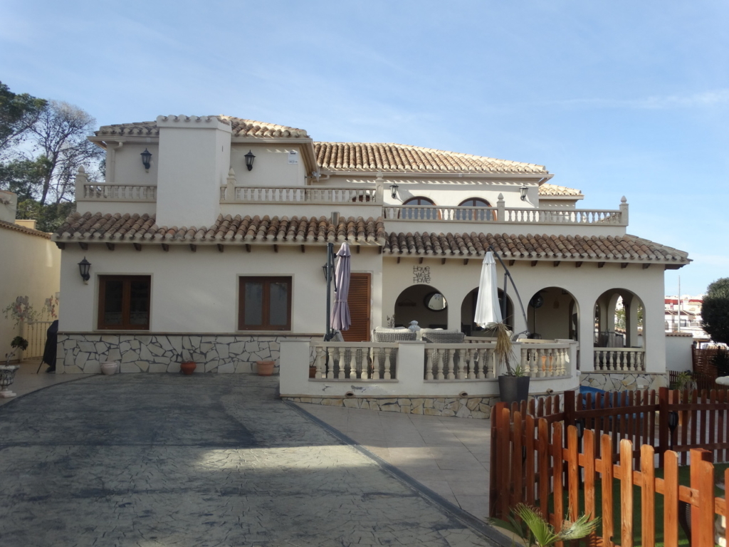 Villamartin 1 93c7dbfbc8f0c64ad372 xlarge
