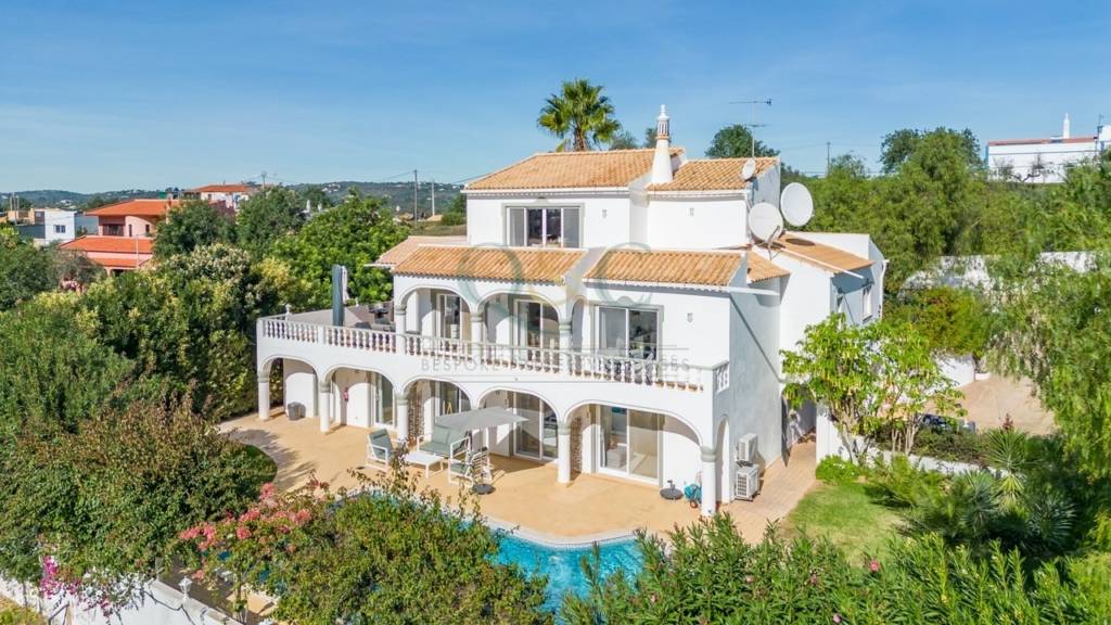 Loule 1 9a71b2ef4e9fac8d9425 xlarge