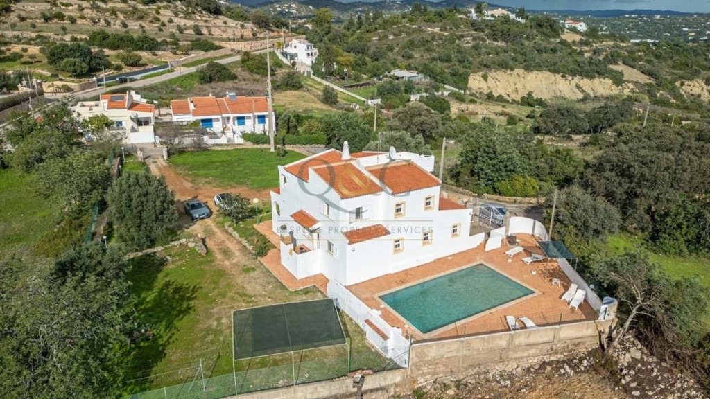 Santa Barbara de Nexe 1 9b992a4bd7e9a1b611f4 xlarge
