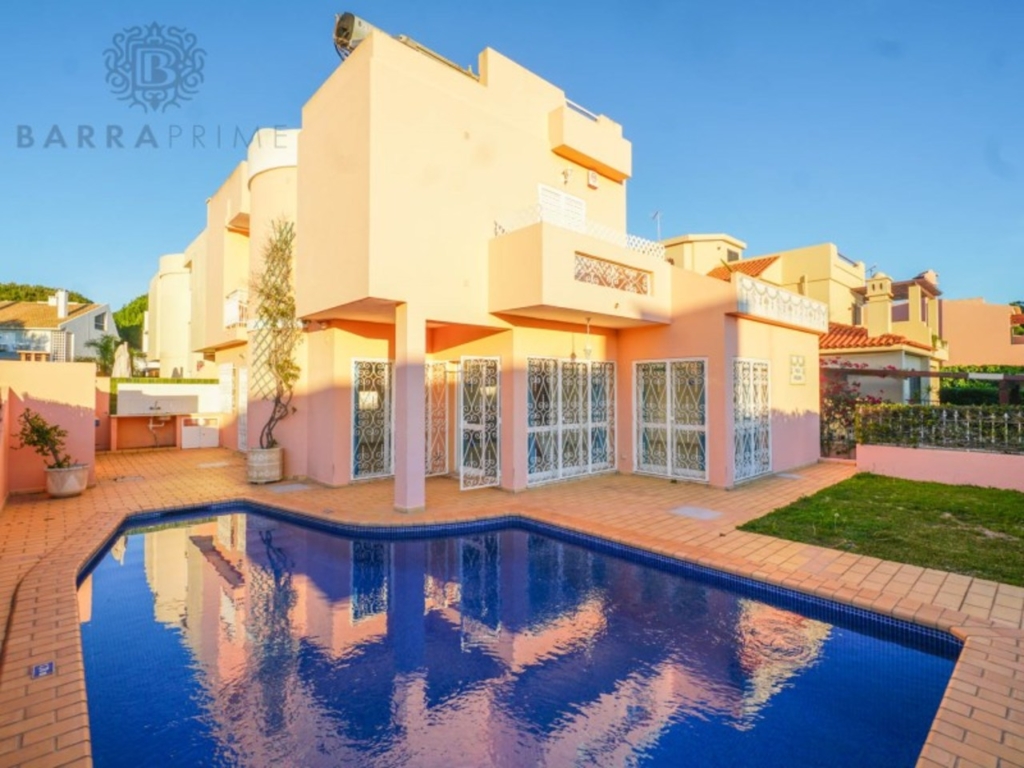 Quarteira 1 9eb5108bcdcef4c3e14a xlarge