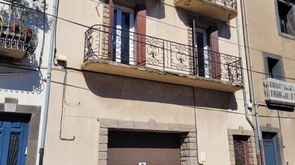 Pleasant City House With 145 M2 Of Living Space, Terrace And Private Parking In A Quiet Area. 1 AGD319000Eaaa 1 1110x623 1