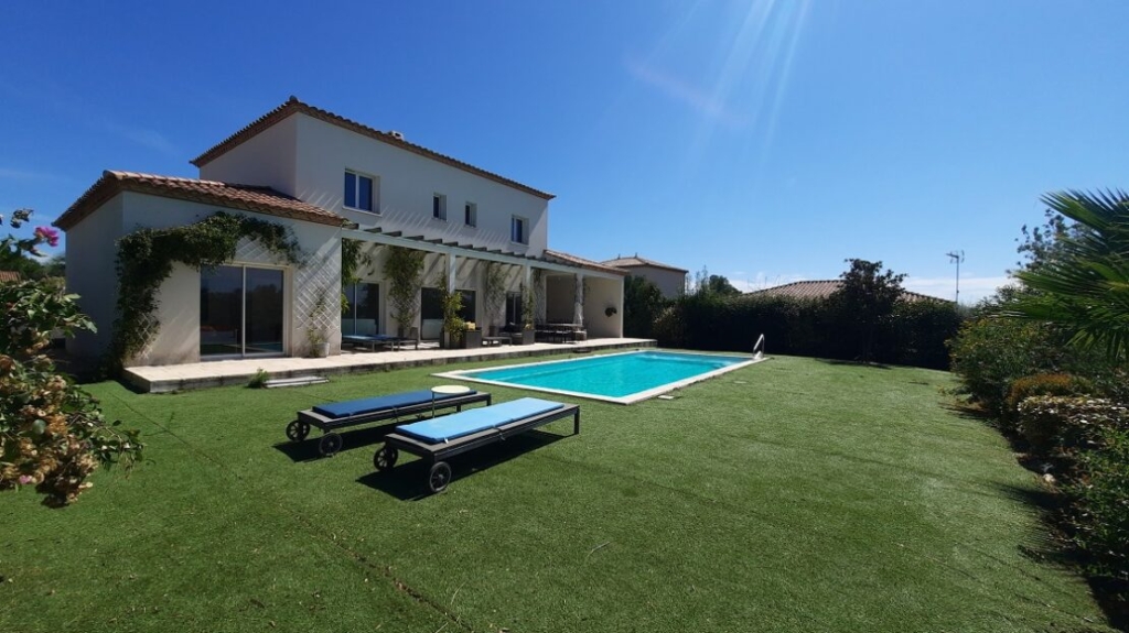Superb And Elegant Villa With 180 M2 Of Living Space On 964 M2 Of Land And Breathtaking Views 1 AUT539000EA 1110x623 1