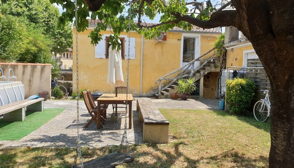 Town House With A Gite, 3 Garages, Garden Of 280 M2 And A Terrace With Views Onto The River. 1 BED280800EB 1089x623 1