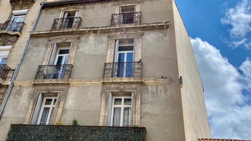 A Lovely Renovated Apartment On The 2nd Floor In A Central Location Of The City, Offering 3 Bedrooms And A Terrace/balcony. 1 BEZ187000EA HD 1110x623 1