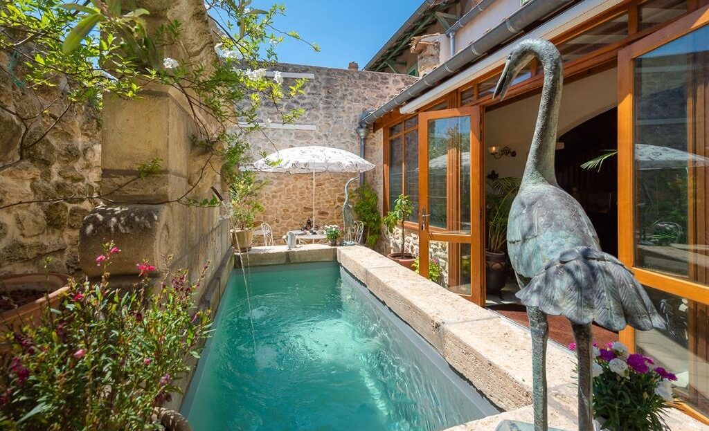 Impressive Stone Property With 400 M2 Of Living Space, Courtyard With Small Pool And Terraces. 1 CAP669000EEA 1024x623 1