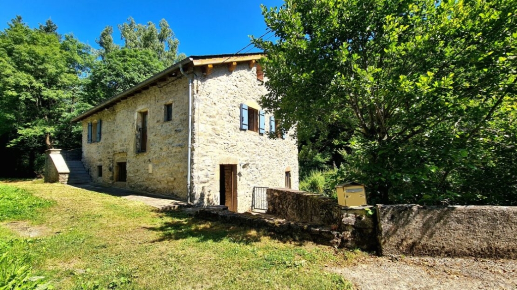 Old Stone Mill, Fully Renovated, With 4 Bedrooms, Garage And Pleasant Terrace On A 1500 M2 Land, In The Heart Of Nature 1 ESP259200EA 1110x623 1