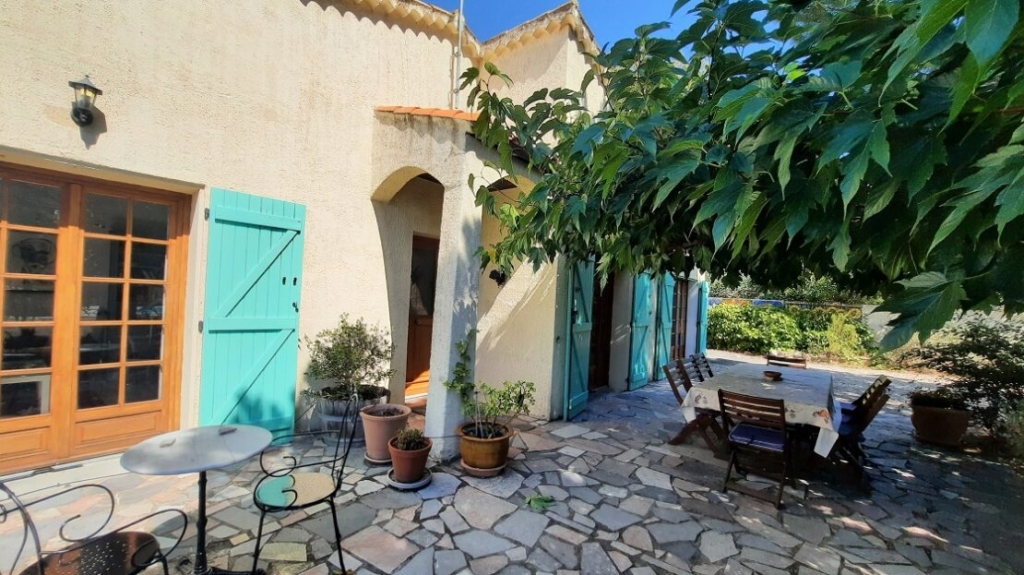 Traditional And Welcoming Villa With 110 M2 Living Space On 1565 M2 Of Land With Pool. 1 LAU450000EB 1110x623 1