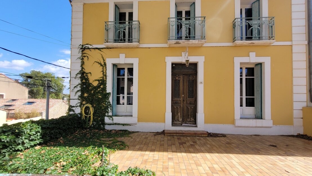 Beautiful Town House With 200 M2 Of Living Space, Garage, Small Garden And Terraces. 1 MAG400000EC 1108x623 1