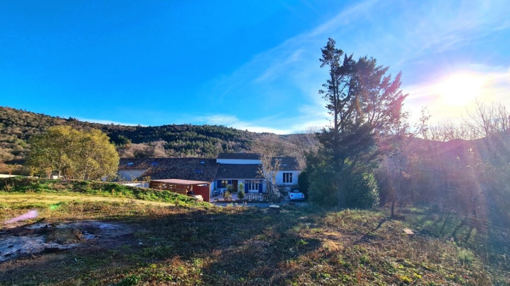 Beautifully Renovated Main House And Independent Gite On A 2438 M2 Plot With Nice Views 1 PAR355320EA 1110x623 1