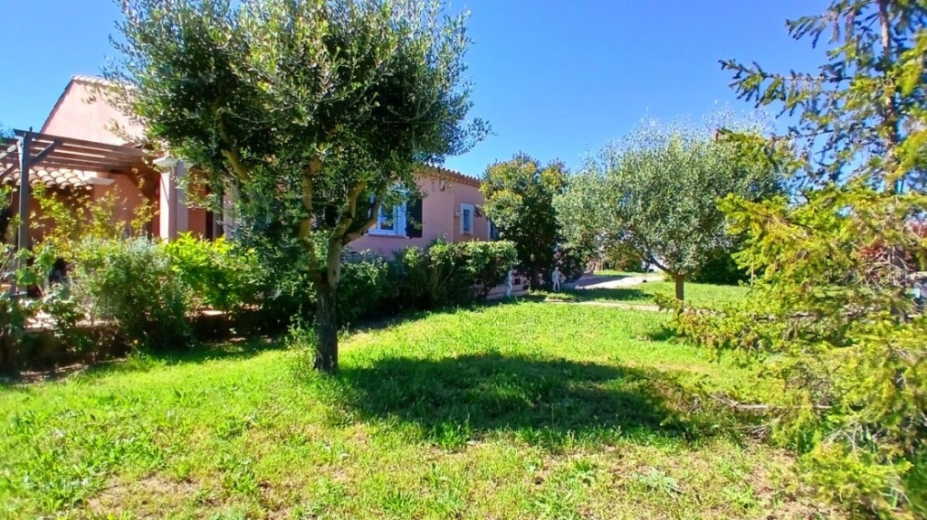 Pleasant Traditional Single Storey Villa With 4 Bedrooms On A 1512 M2 Land With Terraces And Pool. 1 POU415800EAA 1110x623 1