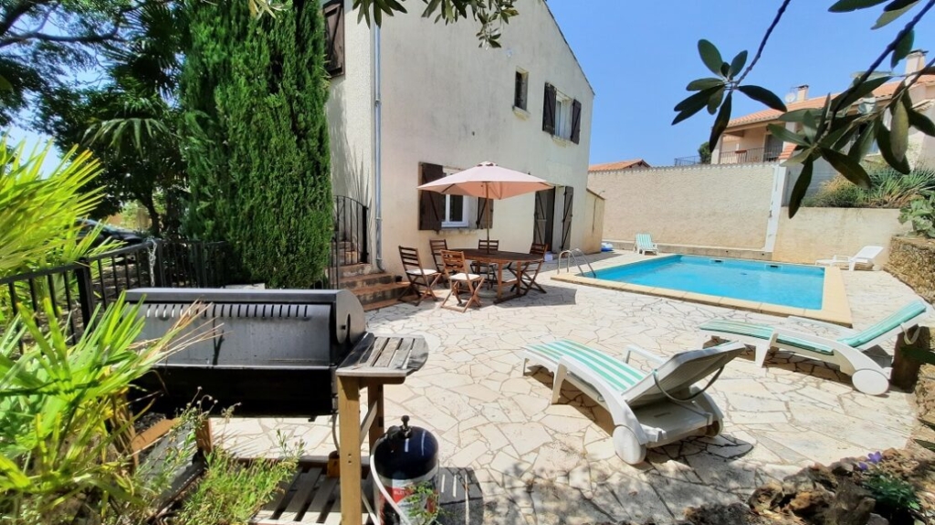 Pretty Villa Divided Into 2 Apartments With Terrace And Garage On A 560 M2 Plot With Pool. 1 PUI460000EA 1110x623 1
