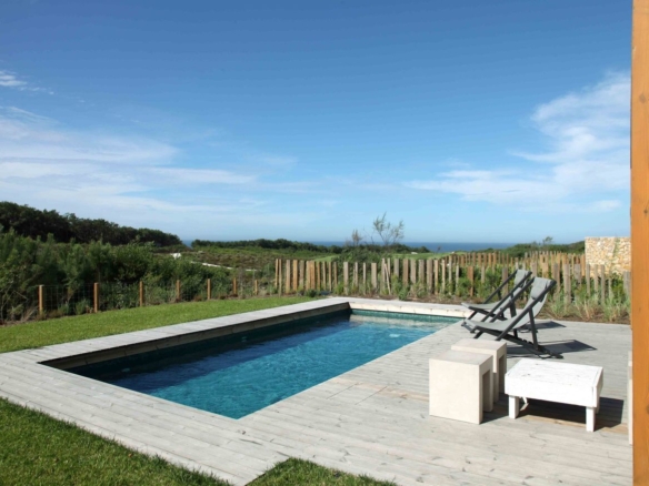 Piscina exterior scaled xlarge