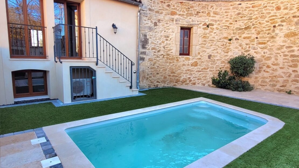 Beautiful Stone Renovated Barn With 100 M2 Living Space, Courtyard And Swimming Pool. 1 SGF371000ED 1110x623 1