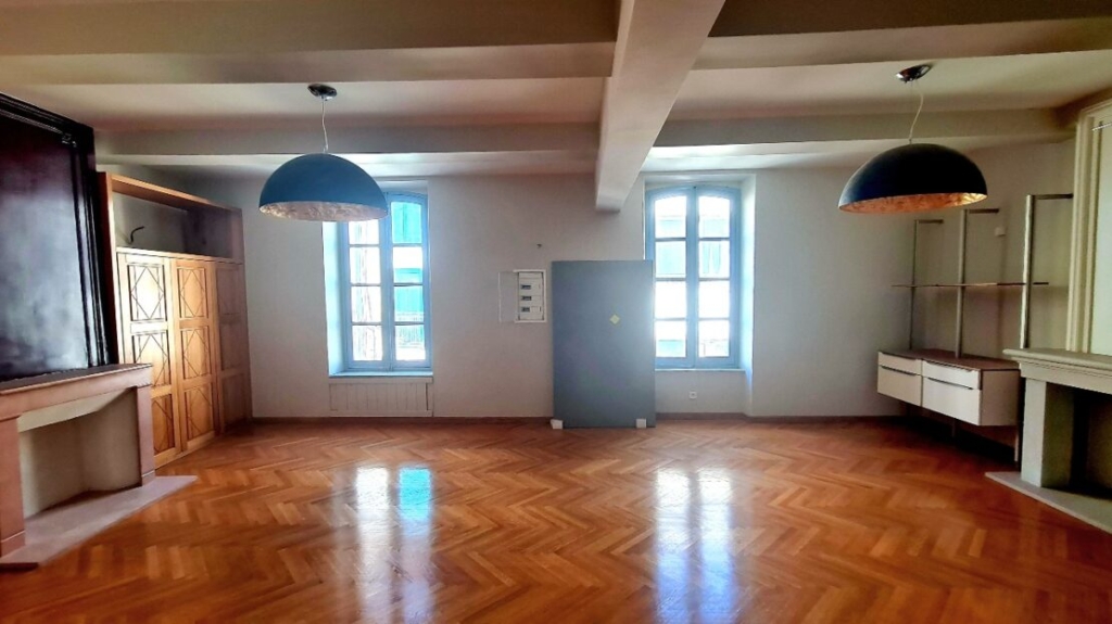 Large Village House With Commercial Premises, Large Living Area And 4 Bedrooms. Potential 1 STC275000EJ 1110x623 1
