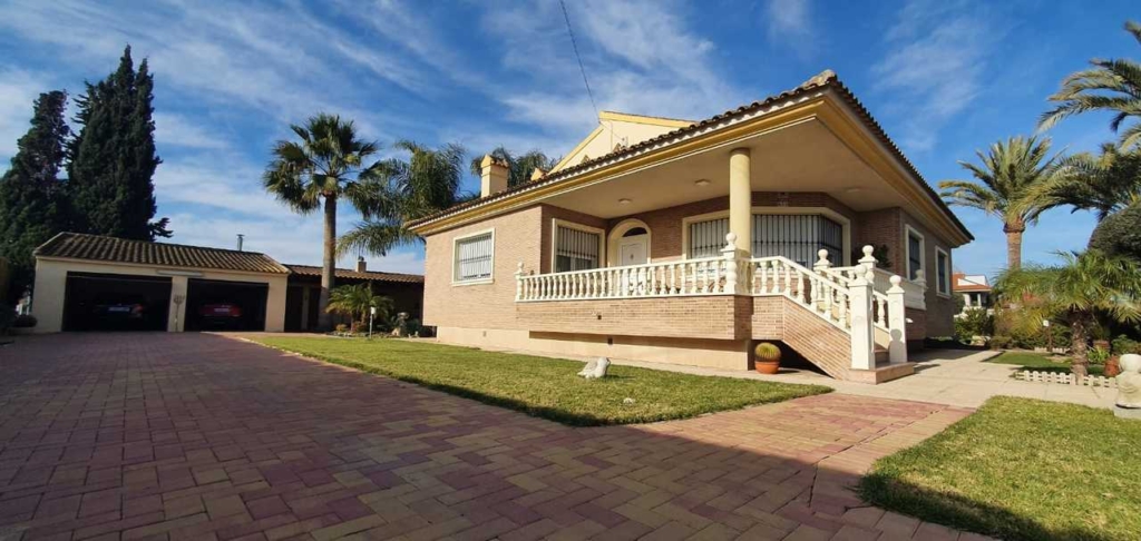 El Raal 1 caaca80bb295e8165b3e xlarge
