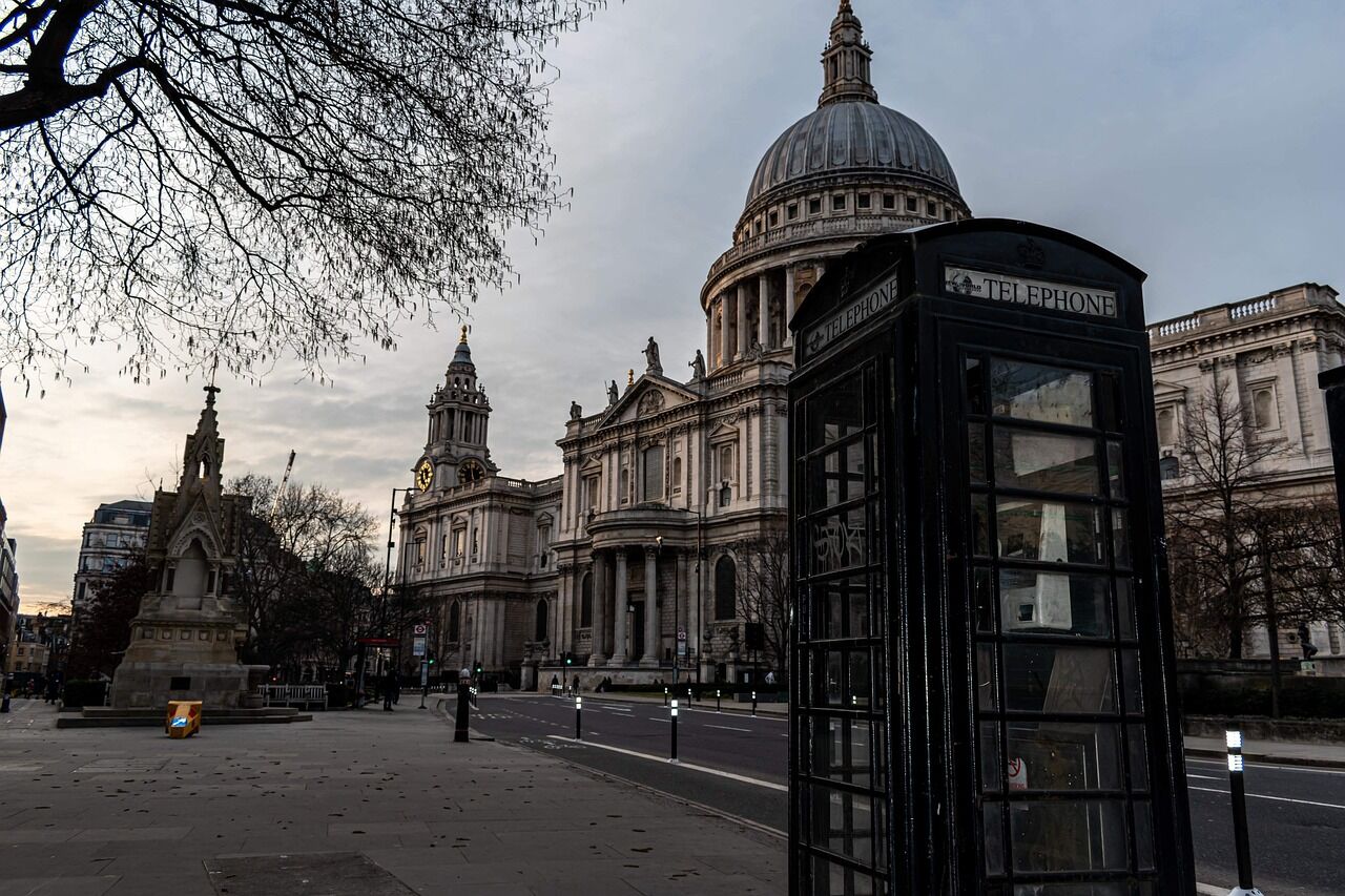 cathedral-6539937_1280-1.jpg