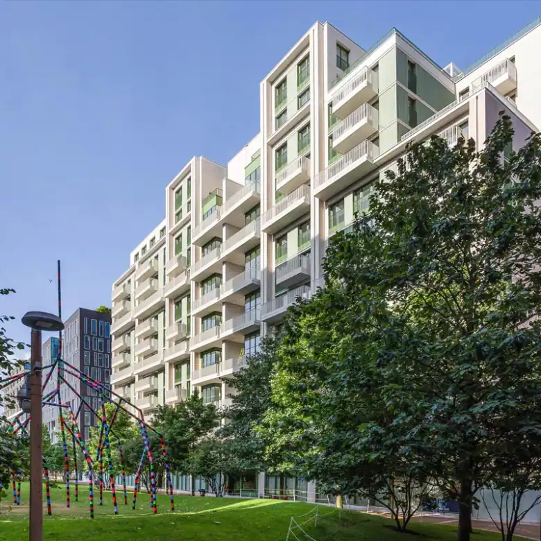Luxury apartments in King's Cross, London, offering exclusive investment opportunities. Modern desig.