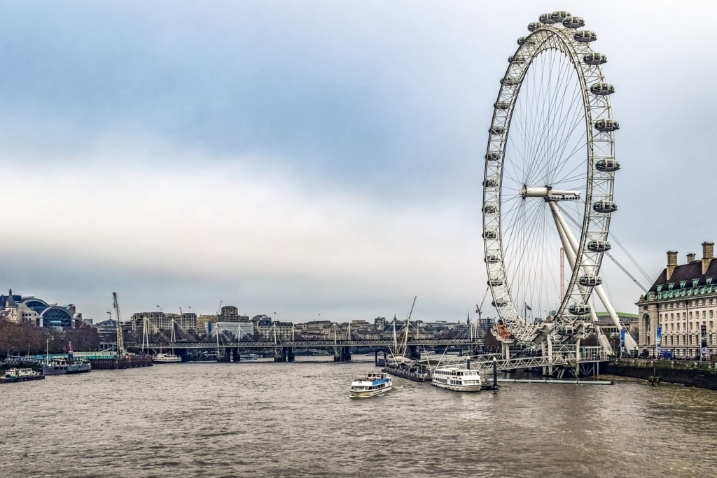 Elegant 1-Bedroom Apartment in Woolwich, London 1 ferris wheel 6547089 1280 2 7