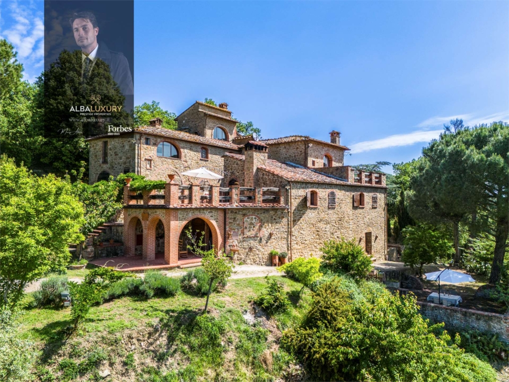 Charming Tuscan Farmhouse for Sale in Sinalunga 1 imm 106869 20240712184843 1920