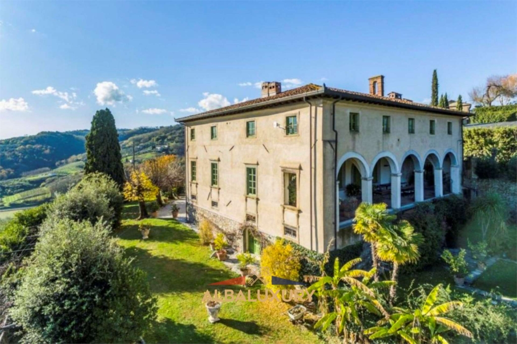 Splendid villa a few steps from Lucca 1 imm 110586 20240828184236 1920