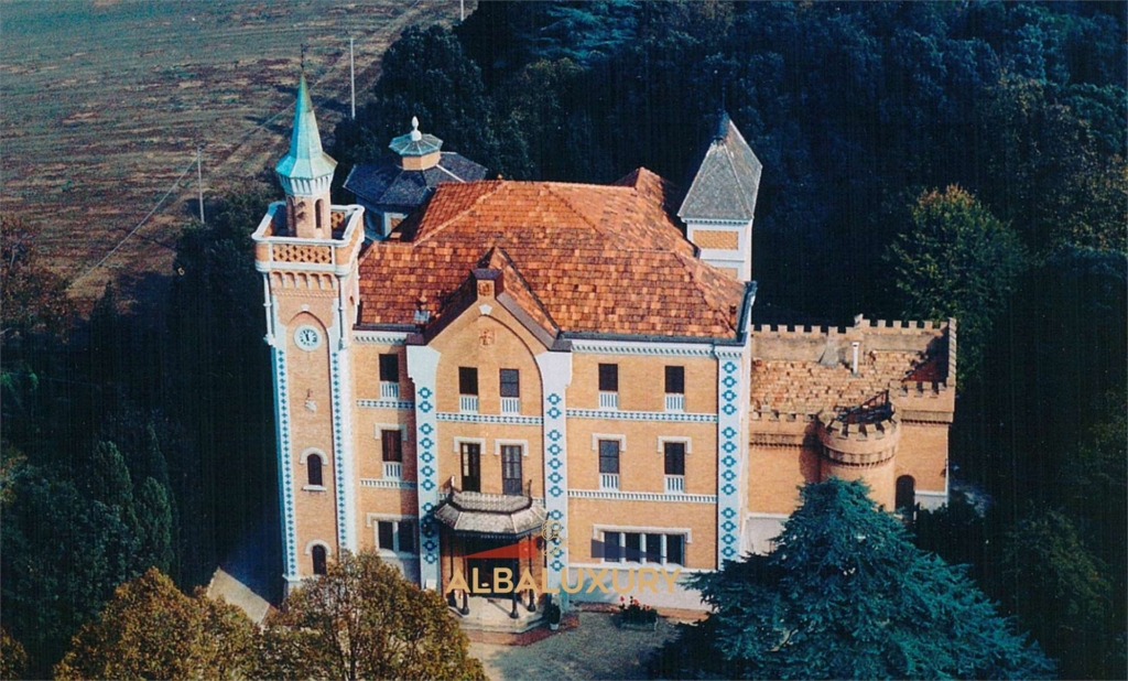 A Charming Historic Residence in Bertinorochat 1 imm 113685 20240912155231 1920