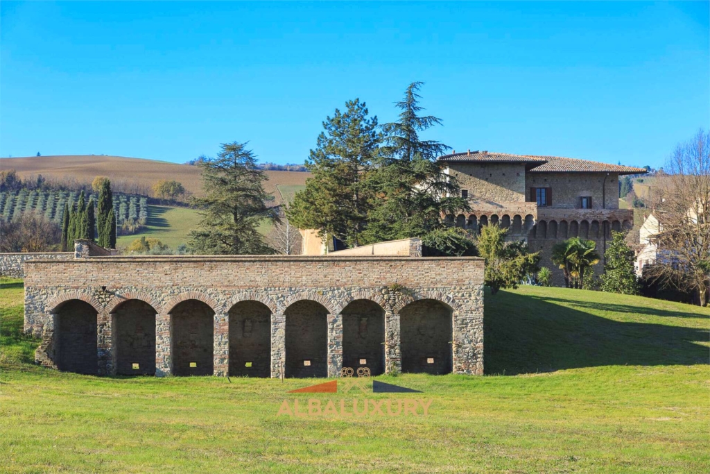 Castle For Sale In Emilia Romagna 1 imm 113803 20240917091837 1920