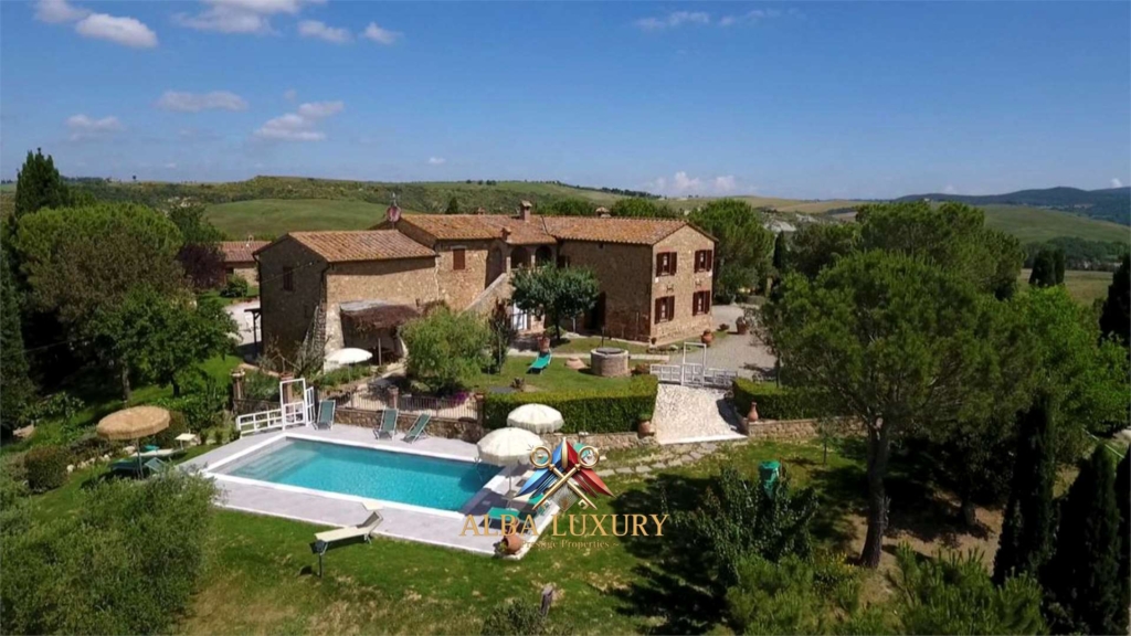 Important farmhouse immersed in the Val d'Orcia 1 imm 128090 20250123155209 1920 1 7