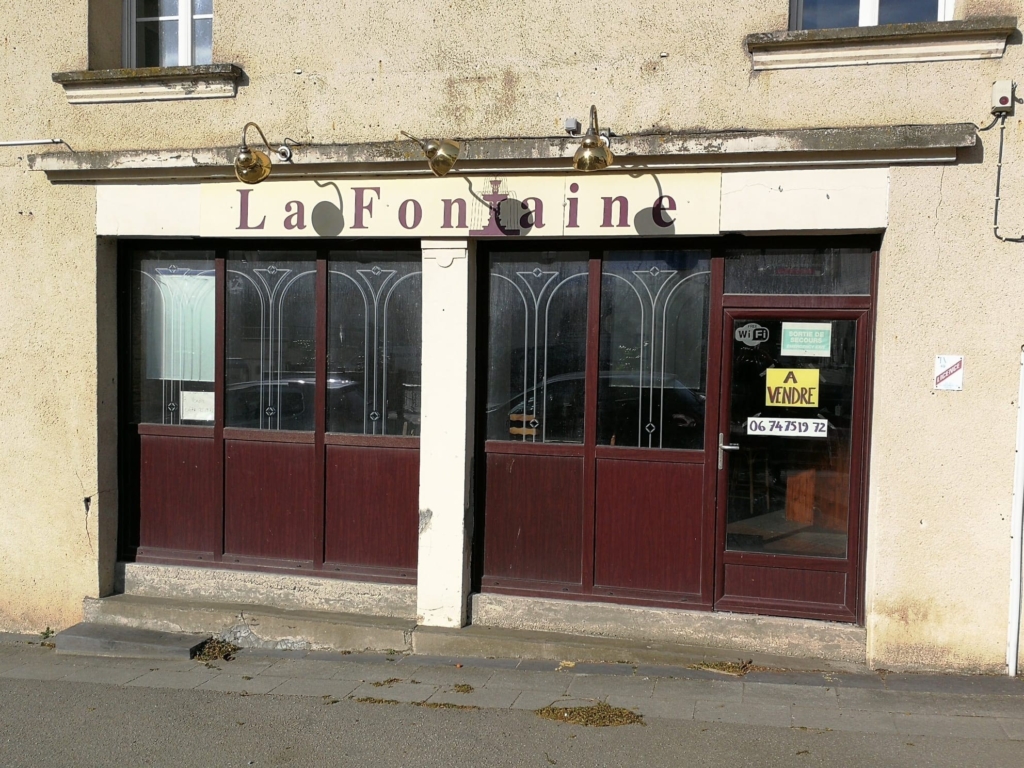 La Fontaine bar For Sale in Pouance 1 0 16 8
