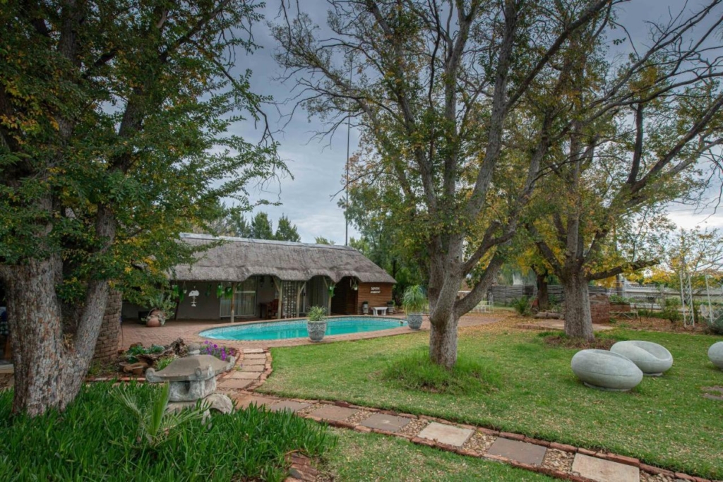 Sundown Lodge For Sale in Aliwal North Eastern Cape South 1 0 17