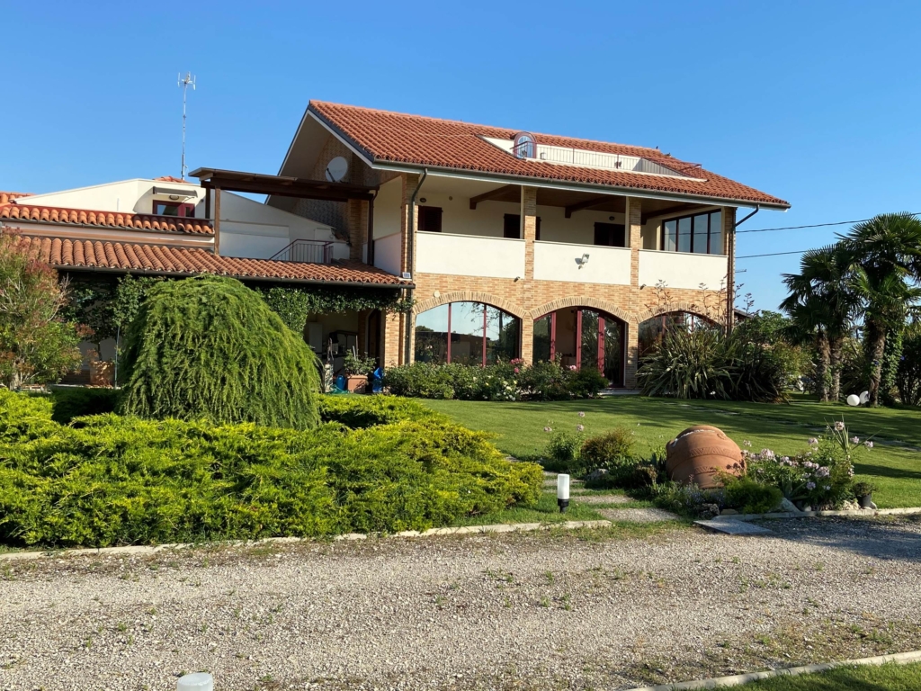 Luxury 10 Bed Villa for Sale in Fano Le Marche 1 0 27 2