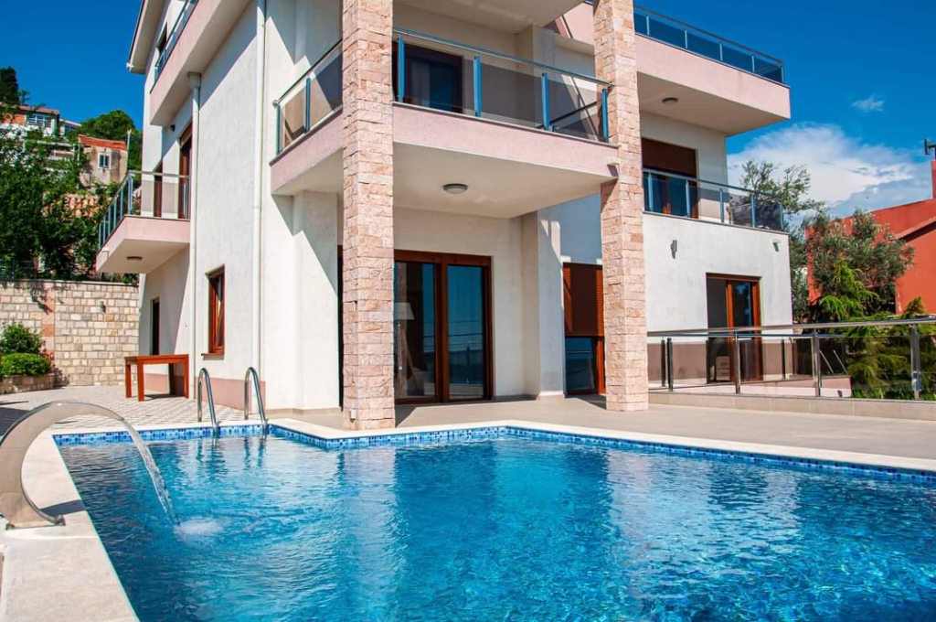 Luxury 5 Bed Villa For Sale in Susanj Bar 1 0 4 14
