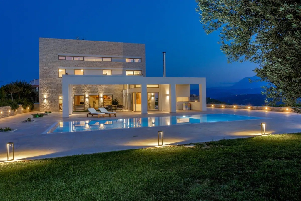 Luxury 7 Bed Villa For Sale in Heraklion Crete 1 0 5
