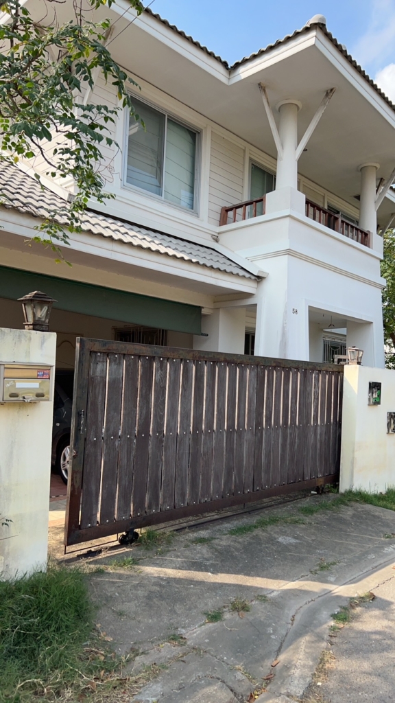 Excellent 3 Bedroom House For Sale in Bangkok 1 0 6 19