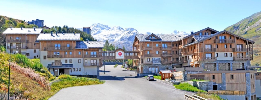 Excellent 2 Bed Leaseback Ski Apartment For Sale In Les Menuires in French 1 00 11 1