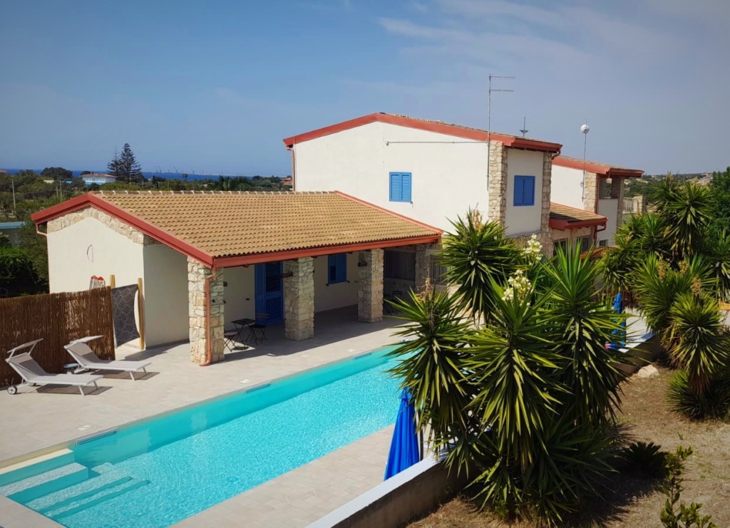 Newly Renovated Luxury 5 Bed Farfalla Blu Villa for Sale In Pozzallo Sicily 1 00 3 2