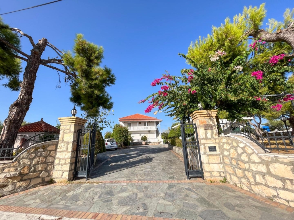 Luxury 4 Bed Villa For sale in Tragaki Zakynthos 1 000 1 1