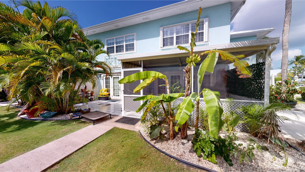 Luxury 4 Bed Townhouse For Sale in George Town The Cayman 1 1 1 7