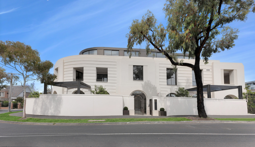 Luxury 3 Bed Apartment for Sale in Melbourne 1 1 32 3