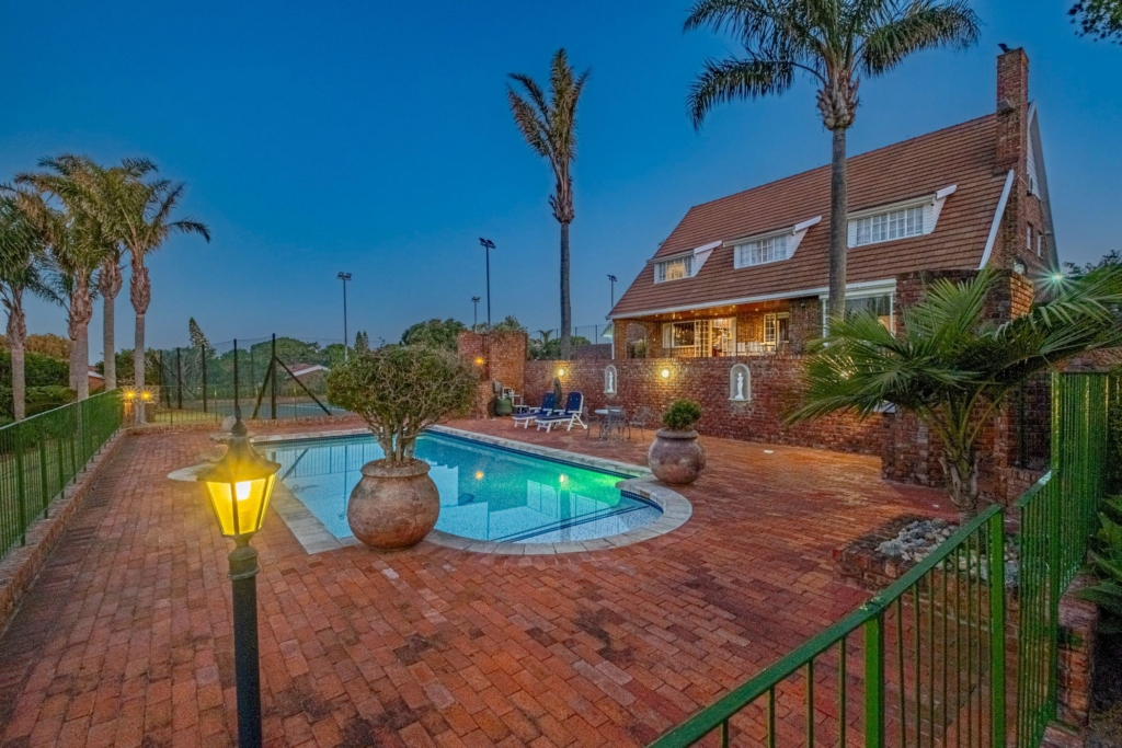Stunning 4 Bed Villa For Sale in Port Elizabeth South 1 1338785 H 22