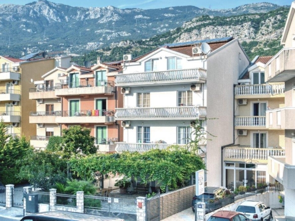 1 Hotel Budva