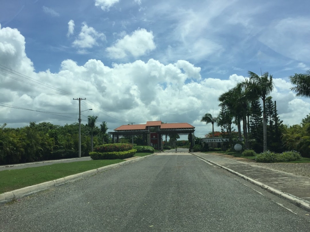 Excellent Plot of land for sale in Naco Golf Country Club Santo Domingo Dominican 1 2017 06 26