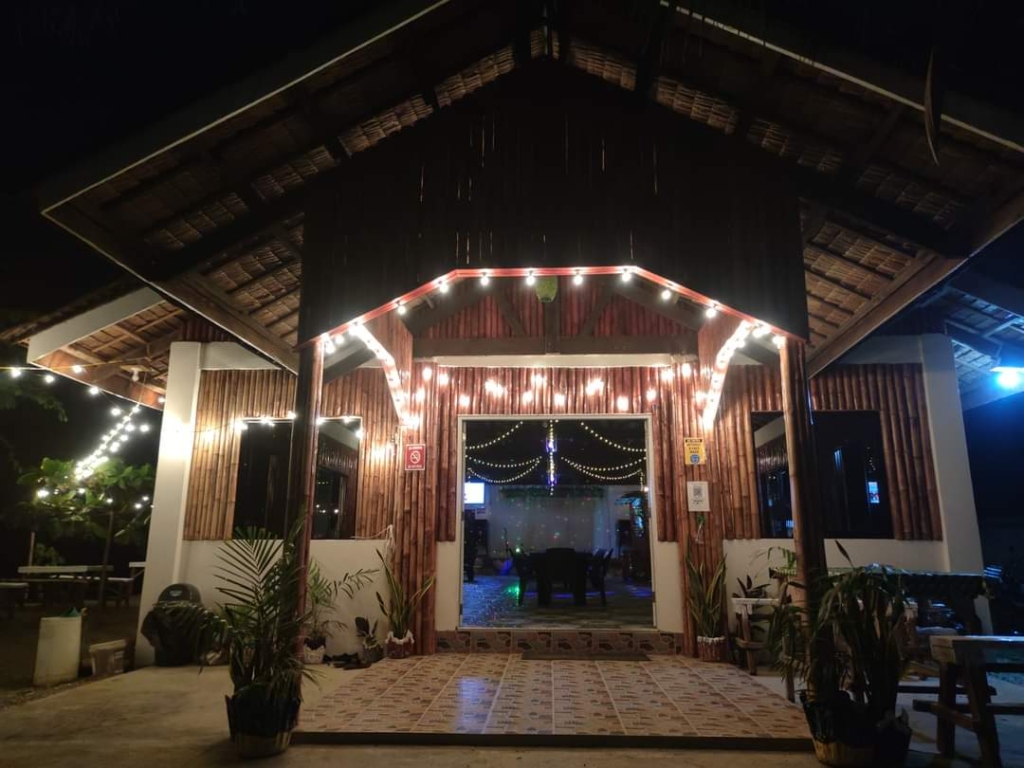 BOBBYS Beach House – Commercial Beach Property For Sale In Lugait 1 FB IMG 1659334631162 1