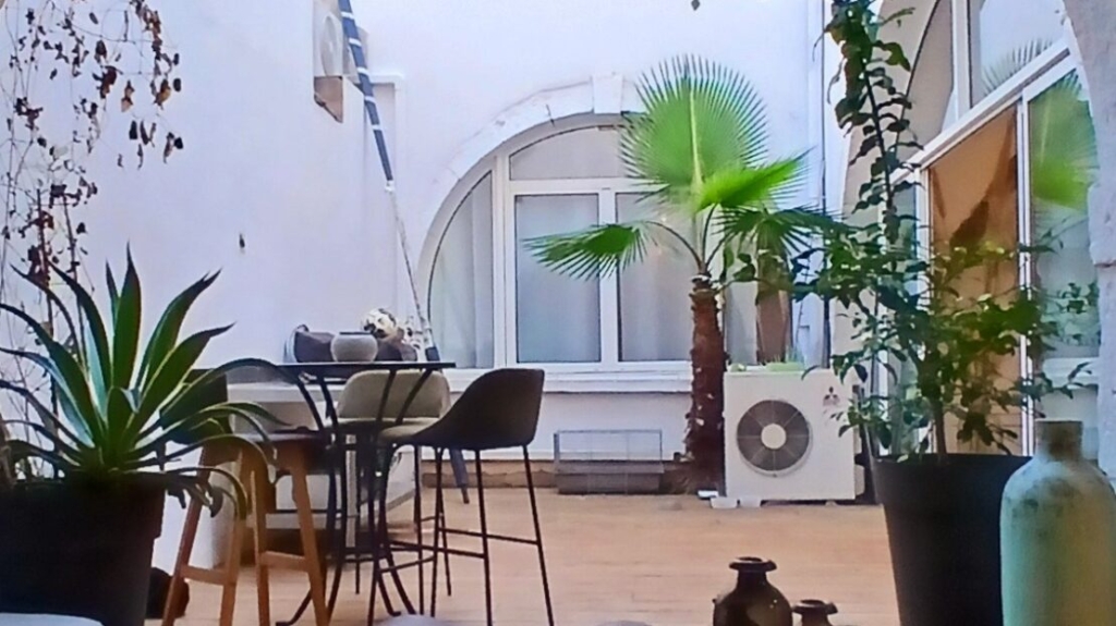 Superb Contemporary Flat With 4 Bedrooms And A Charming Patio In A Magnificent Port Town On The Mediterranean Coast 1 SET615600ED 1 1110x623 1