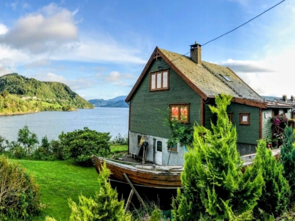 aaa