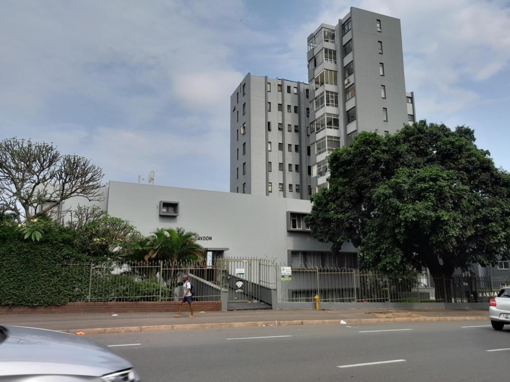 Stunning 2 Bedroom Apartment For Sale in Durban South 1 f 1c8e83ef0ece48a89f74bcc6023ee048
