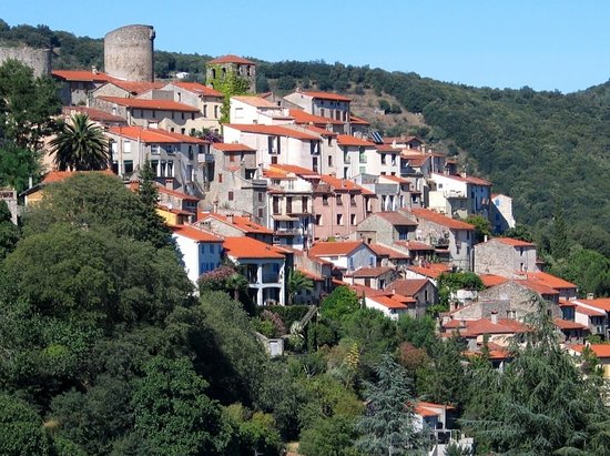 Superb Studio Apartment for Sale in Amelie Les Bains Pyrenees Orientales 1 main