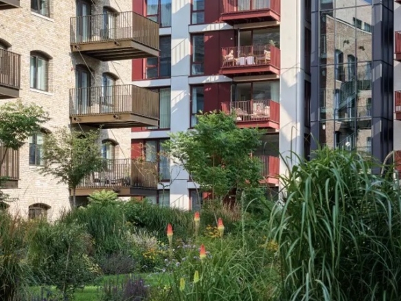 Brentford Apartment Garden View Medium 1 9
