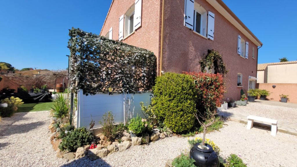 Impeccable Villa With 168 M2 Of Living Space, Including Independent Studio And Office (Former Beauty Lounge Business), On 514 M2 Of Land With Swimming Pool. 1 LAU449400EA 1110x623 5