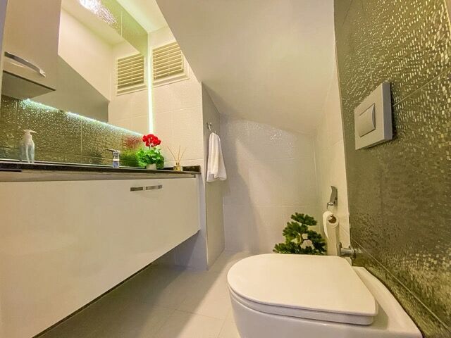 Modern 3-bedroom penthouse with full amenities in Cikcilli, Alanya, featuring stylish interiors and.