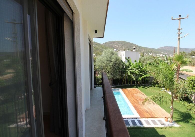 Stylish detached house with private pool, garden, and balcony in Bodrum.